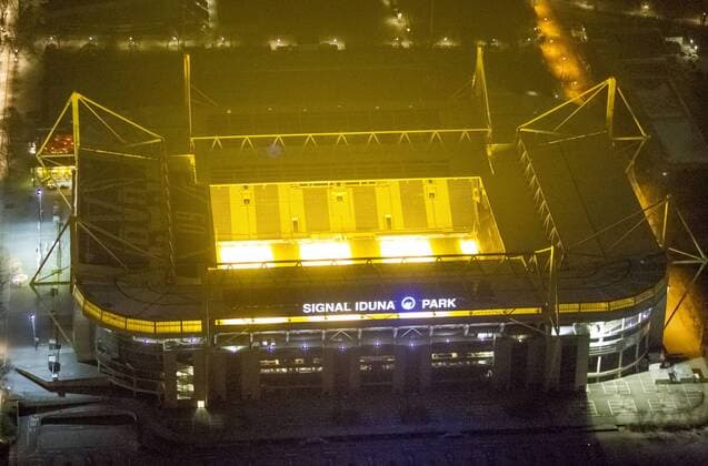Nachtaufnahme des Westfalenstadions des BVB Dortmund, 26.03.2013, Luftbild, Deutschland, Nordrhein-Westfalen, Ruhrgebiet, Dortmund , Night shot of stadium Westfalenstadion of Dortmund BVB, 26.03.2013, aerial view, Germany, North Rhine-Westphalia, Ruhr Area, Dortmund BLWS607666.jpg