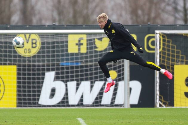 05.03.2020, Fussball, Saison 2019 2020, Training Borussia Dortmund, Erling Haaland (Borussia Dortmund) beim Torschusstraining. Dortmund Vereinsgelände Borussia Dortmund NRW Deutschland xRHR-FOTO DEx *** 05 03 2020, Football, Season 2019 2020, Training Borussia Dortmund, Erling Haaland Borussia Dortmund at goalscoring training Dortmund club ground Borussia Dortmund NRW Germany xRHR FOTO DEx