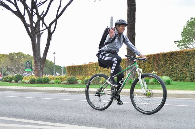 Martina Voss Tecklenburg Head Coach Germany on the way home by bike after training Almancil, Portugal, 05 03 2020, 05 03 2020, Almancil, Football, Algarve Cup, Training DFB Women National Team, DFB DFL REGULATIONS PROHIBIT ANY USE OF PHOTOGRAPHS AS IMAGE SEQUENCES AND OR QUASI VIDEO xklx