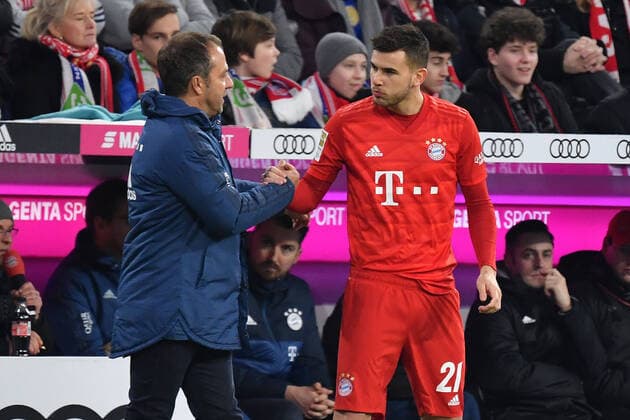 Preview of the Bundesliga match FC Bayern Muenchen FC Augsburg Archive photo Hans Dieter Flick Hansi ,Coach Bayern Muenchen with Lucas HERNANDEZ Bayern Muenchen before substitution Football 1 Bundesliga,21 Matchday,Matchday21, FC Bayern Munich M RB Leipzig L 0 0, on 09 02 2020 in Munich A L L I A N Z A R E N A, DFL REGULATIONS PROHIBIT ANY USE OF PHOTOGRAPHS AS IMAGE SEQUENCES AND OR QUASI VIDEO Â