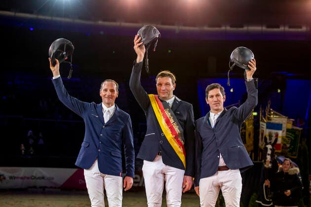 Bilder des Jahres 2020, Sport 03 März Sport Bilder des Tages Braunschweig - Classico 2020, MERSCHFORMANN Markus (GER), MEVES Jan (GER), KOELZ Markus (GER) Siegerehrung Preis des Handwerks und Mittelstands Finale Deutsches Hallenchampionat der Landesmeister Nat. jumping competition cl. S*** Braunschweig - Classico 2020 06.03.20 Â© - *** Brunswick Classico 2020, MERSCHFORMANN Markus GER , MEVES Jan GER , KOELZ Markus GER Award Ceremony Prize of the Handicraft and Small Businesses Final German Indoor Championship of the National Champions Nat jumping competition cl S Brunswick Classico 2020 06 03 20 Â©