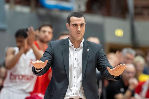 Germany, Wuerzburg, s Oliver Arena, 06 03 2020, emspor, emonline, despor, deonline, s Oliver Wuerzburg vs Brose Bamberg, Basketball, BBL Picture v l Head Coach Roel Moors Brose Bamberg Copyright: HMBxMedia xHeikoxBecker