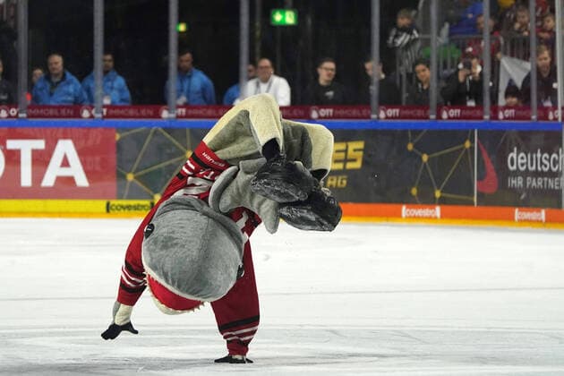 Cologne, 1 DEL, season 2019 2020, Cologne Sharks vs. Polar Bears, Eisbaeren Berlin , 01 03 2020, Lanxessarena Cologne, Sharky, Mascot, Cologne Sharks,