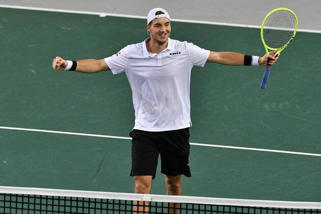 07 03 2020, GER, Davis Cup, Germany vs. Belarus 07 03 2020, GER, Davis Cup, Germany vs. Belarus , CASTELLO Düsseldorf, Duesseldorf in the picture picture picture shows Jan Lennard Struff GER Cheering joy emotion after the victory pep Mauelshagen pep00321