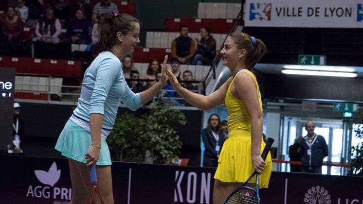 Marta KOSTYUK (UKR) - Viktoria KUZMOVA (SVK) VS Lesley PATTINAMA KERKHOVE (NED) - Bibiane SCHOOFS (NED) TENNIS : Open 6eme Sens - Palais des sports Lyon - 07 03 2020 SandrineTHESILLAT Panoramic 