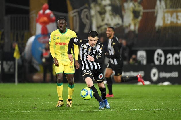 23 ANTONIN BOBICHON (SCO) - 12 DENNIS APPIAH (NAN) FOOTBALL : Angers vs Nantes - Ligue 1 Conforama - 07 03 2020 FEP Panoramic 