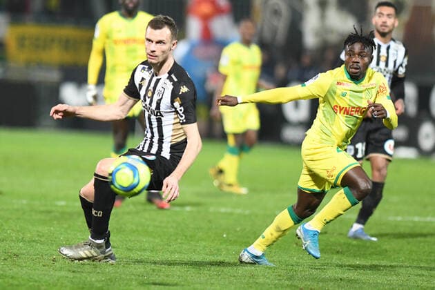 Romain THOMAS (Angers SCO), Moses Simon (FC Nantes) FOOTBALL : Angers SCO vs FC Nantes - Ligue 1 - 07 03 2020 RonanHoussin Panoramic 
