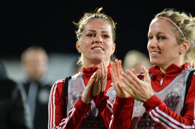 The German womens national team after the game, congratulations, joy, reaching the Algarve Cup final, Melanie Leupolz Germany , Kathrin Hendrich Germany Lagos, Portugal, 07 03 2020, 07 03 2020, Lagos, football, Algarve Cup, Germany Norway, DFB DFL REGULATIONS PROHIBIT ANY USE OF PHOTOGRAPHS AS IMAGE SEQUENCES AND OR QUASI VIDEO xklx