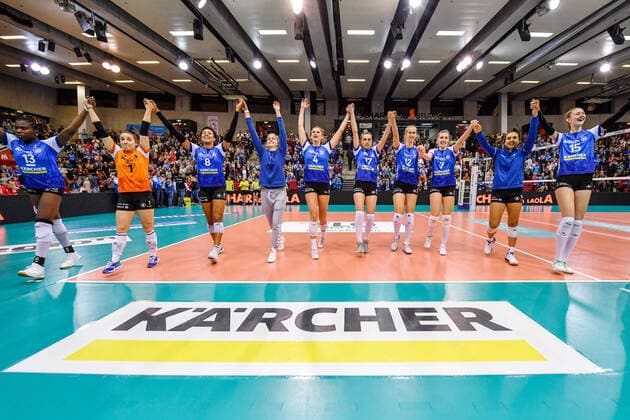 VBL Allianz MTV Stuttgart vs. Rote Raben Vilsbiburg 07 03 20 Allianz MTV Stuttgart, Volleyball, Bundesliga, Women, Season 2019 20, in blue, against Rote Raben Vilsbiburg in red, Stuttgart cheers, Copyright: xBEAUTIFULxSPORTS TomxBlochx