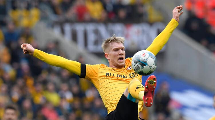 18 09 2018, Football, GER, Dynamos Simon Makienok, 2 Bundesliga, Dynamo Dresden Erzgebirge Aue, DFL regulations prohibit any use of photographs as image sequences and or quasi video, c Dresden Sachsen