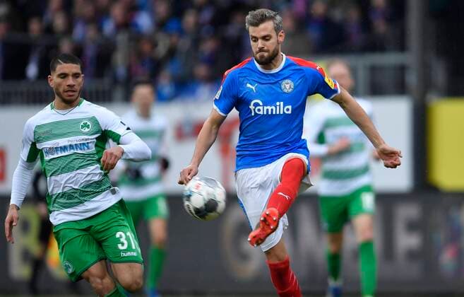 08 03 2020 Football Season 2019 2020 2 Football Bundesliga 25 Matchday KSV Holstein Kiel SpVgg Greuther Fürth Cloverleaf DFL REGULATIONS PROHIBIT ANY USE OF PHOTOGRAPHS AS IMAGE SEQUENCES AND OR QUASI VIDEO Malik McLemore Mc Lemore 31, SpVgg Greuther Fürth Stefan Thesker 5, Holstein Kiel