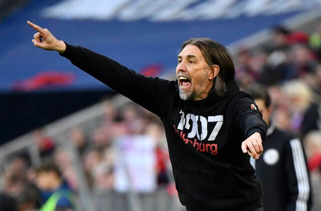 Coach Coach Martin Schmidt FC Augsburg FCA FCA Gesture, gesture on the sidelines FC Bayern Munich FCB vs FC Augsburg FCA 08 03 2020 Action Matchday We love football Traditional Shirt Traditional Shirts 120 years FCB DFL REGULATIONS PROHIBIT ANY USE OF PHOTOGRAPHS AS IMAGE SEQUENCES AND OR QUASI VIDEO FC Bayern Munich FCB vs FC Augsburg FCA