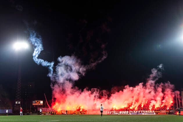 Bilder des Jahres 2020, Sport 03 März Sport Themen der Woche KW11 Sport Bilder des Tages 200309 AIK:s supportrar med pyroteknik under fotbollmatchen i Svenska Cupen mellan AIK och Kalmar den 9 mars 2020 i Stockholm. *** 200309 AIKs supporters with pyrotechnics during the football match in the Swedish Cup between AIK and Kalmar on March 9, 2020 in Stockholm,  Copyright: MAXIMxTHORE BB200309BB244