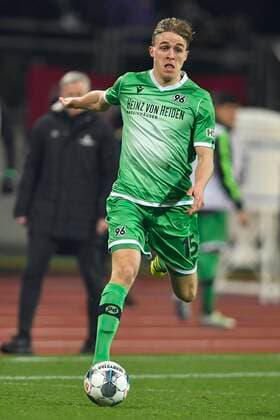 06 03 2020 Football Season 2019 2020 2 Football Bundesliga 25 Matchday 1 FC Nürnberg Nuernberg FCN Club Hannover 96 DFL regulations prohibit any use of photographs as image sequences and or quasi video Timo Hübers Huebers 15, Hannover 96 H96 Clipping single image