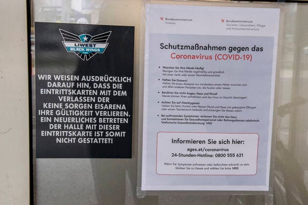 10 03 2020, Keine Sorgen Eisarena, Linz, AUT, EBEL, EHC Liwest Black Wings Linz vs. EC KAC, all games of the quarter final series have been cancelled at short notice due to a government decree, in the picture sign to the game because of Coronavirus the Erste Bank Eishockey League quarterfinal match between EHC Liwest Black Wings Linz and EC KAC is cancelled Keine Sorgen Eisarena in Linz, Austria on 2020 03 10 Linz  EP_rei