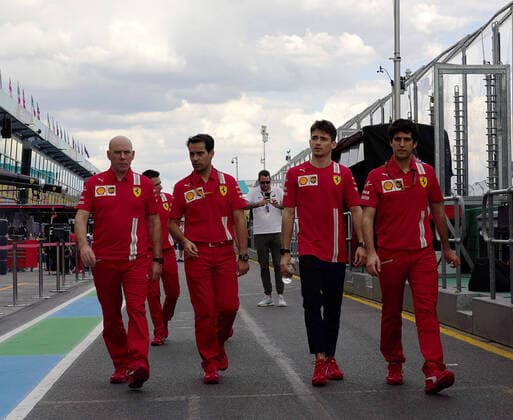 FORMULA 1 ROLEX AUSTRALIAN GRAND PRIX 2020 11 03 2020, Albert Park, Melbourne, FORMULA 1 ROLEX AUSTRALIAN GRAND PRIX 2020 , in the picture Charles Leclerc MCO 16 , Scuderia Ferrari Mission Winnow goes over the track with its engineers nordphotoxBratic nph00250