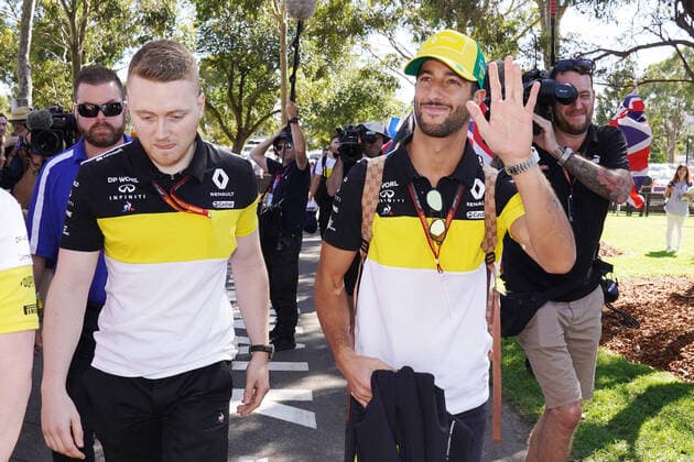 motor racing, Motorsport F1 GRAND PRIX, Daniel Riccardo of Renault arrives and stays away from fans ahead of the Formula 1 Australian Grand Prix 2020 at the the Albert Park Circuit in Melbourne, Thursday, March 12, 2020. ( NO ARCHIVING, EDITORIAL USE ONLY, NO USE IN BOOKS WITHOUT CONSENT MELBOURNE VIC AUSTRALIA  Copyright: xMICHAELxDODGEx 20200312001456018030