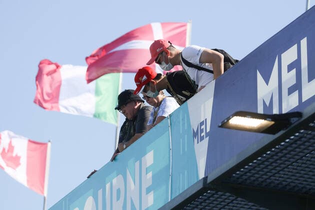 March 12, 2020: MELBOURNE, AUSTRALIA - MARCH 12 2020: Fans wearing face masks amidst Coronusvirus threat at the 2020 Formula 1 Australian Grand Prix - ZUMAp121 20200312_zsp_p121_001 Copyright: xChrisxPutnamx