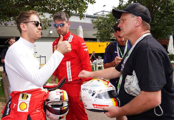 motor racing, Motorsport F1 GRAND PRIX, Sebastian Vettel of Ferrari mixes with fans ahead of the Formula 1 Australian Grand Prix 2020 at the the Albert Park Circuit in Melbourne, Thursday, March 12, 2020. ( NO ARCHIVING, EDITORIAL USE ONLY, NO USE IN BOOKS WITHOUT CONSENT MELBOURNE VIC AUSTRALIA  Copyright: xMICHAELxDODGEx 20200312001456122268