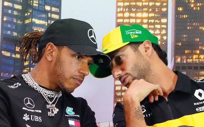 motor racing, Motorsport F1 GRAND PRIX, Daniel Ricciardo of Australia and Renault F1 speaks with Lewis Hamilton of Great Britain and Mercedes GP during a press conference, PK, Pressekonferenz ahead of the Formula 1 Australian Grand Prix 2020 at the the Albert Park Circuit in Melbourne, Thursday, March 12, 2020. ( NO ARCHIVING, EDITORIAL USE ONLY, NO USE IN BOOKS WITHOUT CONSENT MELBOURNE VIC AUSTRALIA  Copyright: xSCOTTxBARBOURx 20200312001456132439
