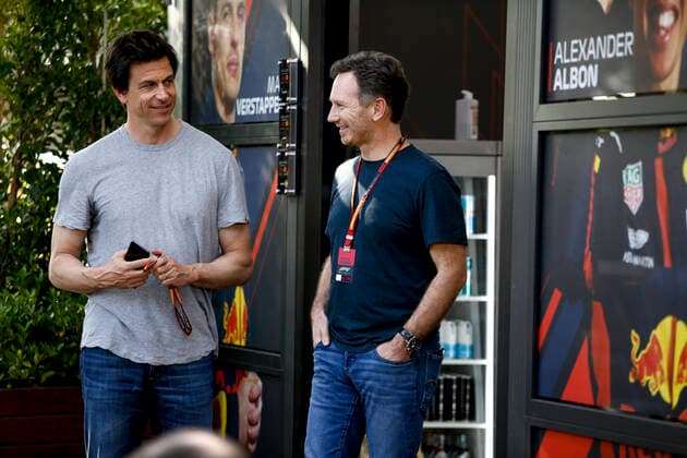 Motorsports: FIA Formula One World Championship, WM, Weltmeisterschaft 2020, Grand Prix of Australia, Toto Wolff (AUT, Mercedes-AMG Petronas Formula One Team), Christian Horner (GBR, Aston Martin Red Bull Racing), Melbourne Australia