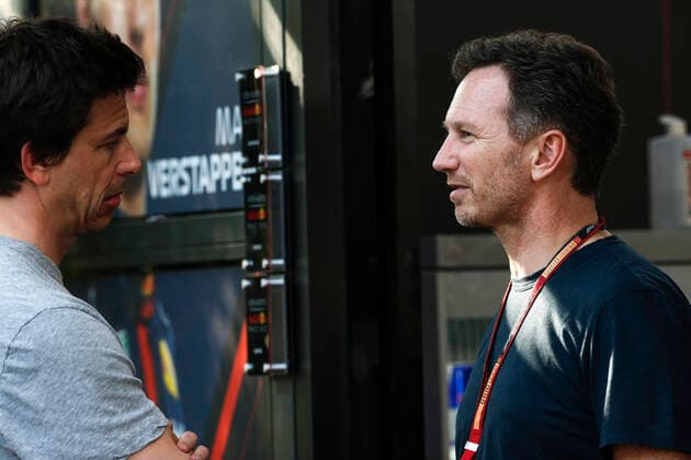 Motorsports: FIA Formula One World Championship, WM, Weltmeisterschaft 2020, Grand Prix of Australia, Toto Wolff (AUT, Mercedes-AMG Petronas Formula One Team), Christian Horner (GBR, Aston Martin Red Bull Racing), Melbourne Australia