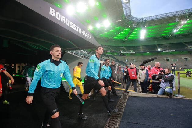 Sport Borussia Mönchengladbach vs 1 FC Köln 21 Matchday 10 03 20, 6.30 pm without spectators because of Corona Virus SARS CoVid 19 middle Referee Deniz Aytekin DFL REGULATIONS PROHIBIT ANY USE OF PHOTOGRAPHS AS IMAGE SEQUENCES AND OR QUASI VIDEO 10 03 2020