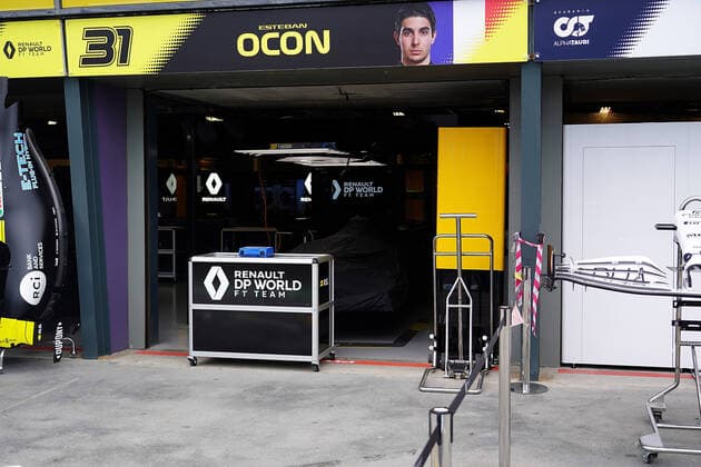 FORMULA 1 ROLEX AUSTRALIAN GRAND PRIX 2020 13 03 2020, Albert Park, Melbourne, FORMULA 1 ROLEX AUSTRALIAN GRAND PRIX 2020 , pictured The race in Melbourne has been cancelled due to the spread of the coronavirus COVID 19 The teams pack the equipment for the transport nordphotoxBratic nph00250