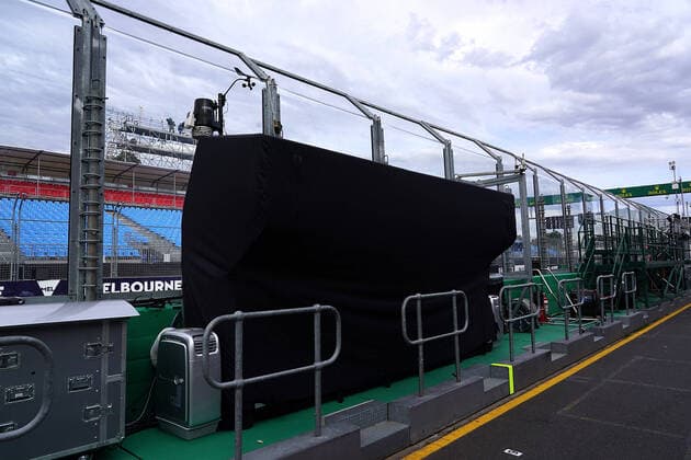 FORMULA 1 ROLEX AUSTRALIAN GRAND PRIX 2020 13 03 2020, Albert Park, Melbourne, FORMULA 1 ROLEX AUSTRALIAN GRAND PRIX 2020 , pictured The race in Melbourne has been cancelled due to the spread of the coronavirus COVID 19 The pit lane is empty, the Mercedes command post is covered nordphotoxBratic nph00250