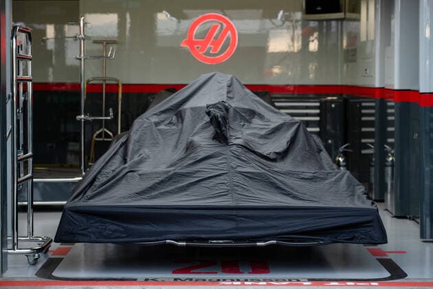 Covered Haas car in the pits, Formula 1, Australian Grand Prix, Albert Park Circuit Melbourne, race cancellation, 13 03 2020 Formula 1, Australian Grand Prix, Albert Park Circuit Melbourne, race cancellation, 13 03 2020 Melbourne Copyright: xMemmlerx Eibner-Pressefotox EP_mmr