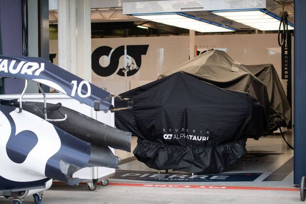 Covered AlphaTauri car in the pits, Formula 1, Australian Grand Prix, Albert Park Circuit Melbourne, race cancellation, 13 03 2020 Formula 1, Australian Grand Prix, Albert Park Circuit Melbourne, race cancellation, 13 03 2020 Melbourne Copyright: xMemmlerx Eibner-Pressefotox EP_mmr