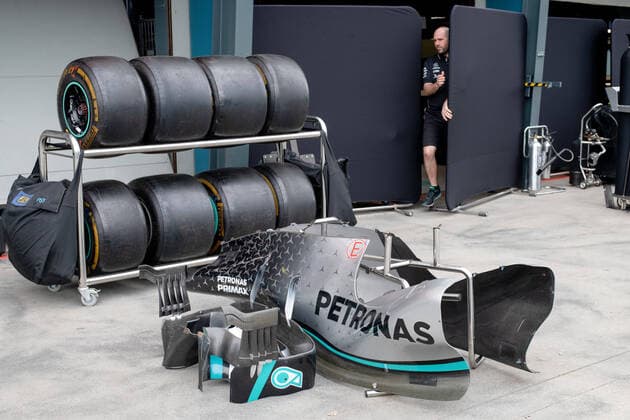 Closed Mercedes box ready for dismantling, Formula 1, Grand Prix of Australia, Albert Park Circuit Melbourne, race cancellation, 13 03 2020 Formula 1, Grand Prix of Australia, Albert Park Circuit Melbourne, race cancellation, 13 03 2020 Melbourne Copyright: xMemmlerx Eibner-Pressefotox EP_mmr