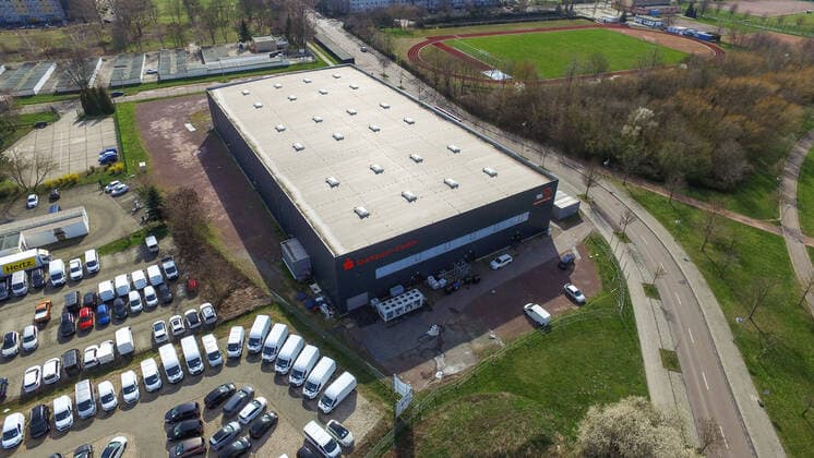 Sparkassen Eisdom The Saale Bulls in the ice hockey Oberliga The game is stopped because of the corona virus Aerial view , drone recording , DJI Inspire 1 Copyright xVIADATAx xHolgerxJohnx Halle Saale Sachsen Anhalt Germany