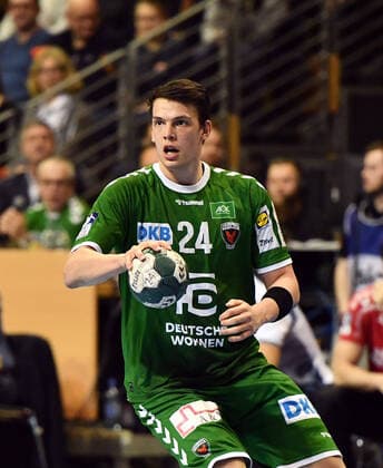 Frederik Simak Füchse , with Ball Füchse Berlin SG Flensburg Handewitt 1 Bundesliga, DKB Handballbundesliga, 2019 2020 Men, Men, Men, Handball, Germany, Germany, Max Schmeling Halle Berlin, 8 3 2020