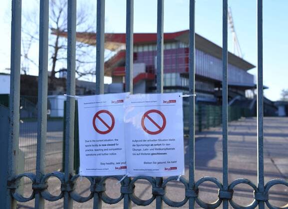 Berlin in the phase of the coronavirus crisis, in the picture the Jahn Sportpark is closed because of the corona pandemic, the gate is closed, 21 03 2020, Copyright: xMatthiasxKochx