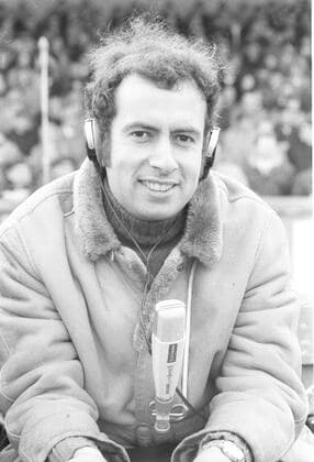 Regionalliga West 1969 70. ETB Schwarz-Weiß Essen - Arminia Bielefeld 0:1 12.04.1970. Sportreporter Heribert Faßbender. *** Regionalliga West 1969 70 ETB Schwarz Weiß Essen Arminia Bielefeld 0 1 12 04 1970 Sports reporter Heribert Faßbender HM