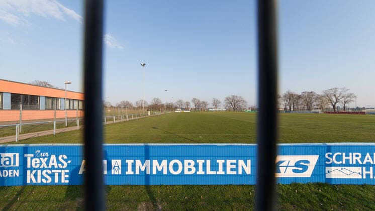 28 03 2020, xtgx, effects of the corona virus in Magdeburg, empty training ground of 1 FC Magdeburg Magdeburg