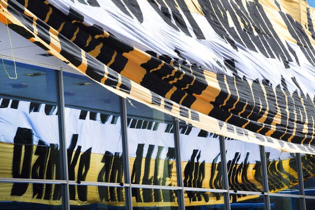 GER Dresden Kulturpalast Kulti here Dynamofans attached a huge banner as a thank you for the helpers in the Corona crisis and to show that in this crisis fans K Block stand together 30 03 20 300320 ddbd