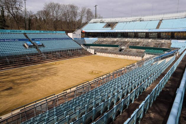 Steffi Graf Stadium in waiting mode for the lawn tournament, premiere start 2020 or 2021, LTTC Rot Weiß, Berlin, 01 04 2020,