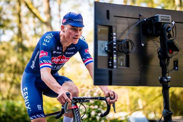 Bilder des Jahres 2020, Sport 04 April Sport Themen der Woche KW14 Sport Bilder des Tages S GRAVENWEZEL, BELGIUM - APRIL 5 : VAN DER POEL Mathieu of Alpecin-Fenix cycling team pictured during Tour De Zwift at his home. on April 05, 2020 in s Gravenwezel, Belgium, 5 04 2020 CYCLISME : Mathieu Van Der Poel - Ronde Van Zwift - 05 04 2020 PHOTONEWS PANORAMIC 