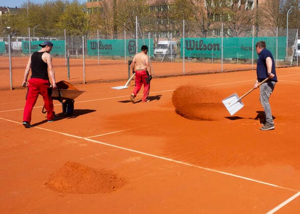 Tennis courts will be prepared for the new season, Munich, Bavaria, Germany Copyright: xJuergenxHasenkopfx
