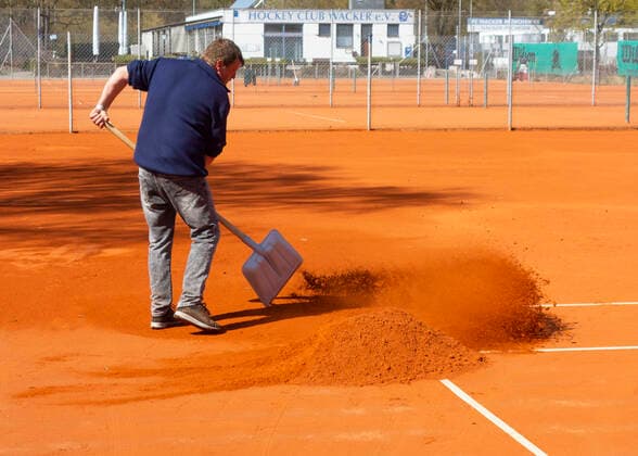 Tennis courts will be prepared for the new season, Munich, Bavaria, Germany Copyright: xJuergenxHasenkopfx