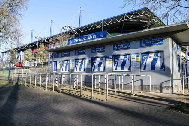 The schauinsland reisen arena also called MSV Arena must remain closed due to the corona virus pandemic Here you can see the closed ticket box in front of the stadium, corona effects in NRW schauinsland reisen arena in Coronazeiten, Duisburg, 05 04 2020 Duisburg Schauinsland Reisen Arena Nordrhein Westfalen Germany