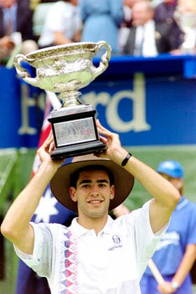940130 Tennis, Australian Open: Pete Sampras of USA celebrates with the trophy after defeating Todd Martin of USA in the Australian Open final on January 30, 1994 in Melbourne, Australia. BILDBYRAN *** 940130 Tennis, Australian Open Pete Sampras of USA celebrates with the trophy after defeating Todd Martin of USA in the Australian Open final on January 30, 1994 in Melbourne, Australia BILDBYRAN,  Copyright: BILDBYRAN BB940130BB030
