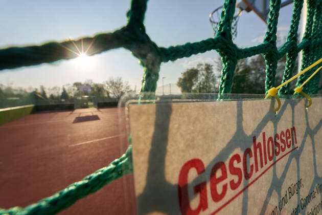 Cage Soccer in Urmitz is deserted despite summer weather Due to the corona crisis all sports facilities are currently closed Coronavirus Sportanlagen Urmitz F9106516.jpg