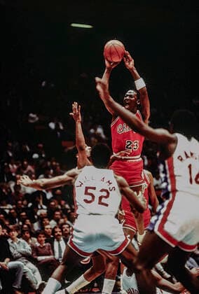 Basketball Michael Jordan Michael Jordan, Chicago Bull in a game against New Jersey Nets in 1985. Copyright: xPaulxJxSutton DUOMO PCNx BK0801_012140