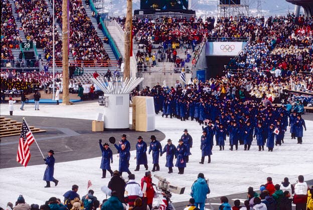 Olympic Opening Ceremonies Eric Flaim, Flag bearer leads Team USA marching in the Opening ceremonies at the 1998 Olympic Winter games, Winterspiele,Spiele, Summer games Nagano, Japan Nagano Japan Copyright: xStevenxE.xSutton DUOMO PCNx CR0701 106012