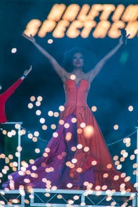 Football 1996 Super Bowl Diana Ross performing during half time at the1996 Super Bowl XXX, Dallas Cowboys vs.Pittsburgh Steelers Tempe Sun Devil Stadium AR USA Copyright: xDUOMO PCNx FO0803 960103