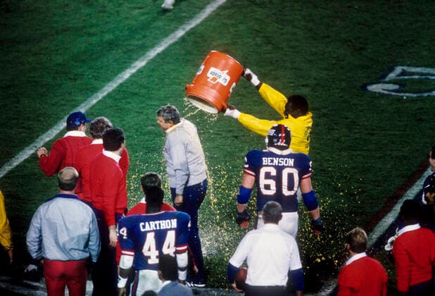 Football-Harry Carson Harry Carson, New York Giants defensive linebacker giving Coach Bill Parcells a Gatorade shower after winning the 1987 Superbowl. Pasadena Rose Bowl CA USA Copyright: xStevenxE..xSutton DUOMO PCNx FO8702-100000