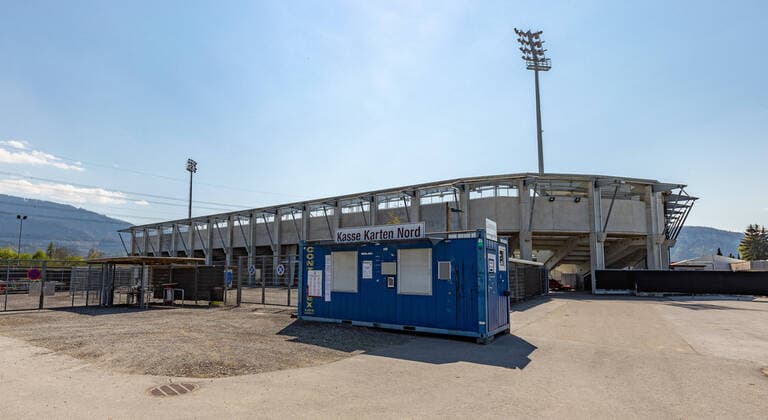 THEMENBILD the blocked soccer stadium of Cashpoint SCR Altach Because of the corona virus, soccer matches in the Austrian Bundesliga have been stopped. It is not yet clear when soccer matches can take place again, recorded on April 11, 2020 Cashpoint Arena Altach, Austria the closed Football Stadium of Cashpoint SCR Altach Due to the Corona crisis, the Austrian League was suspended It is not yet clear when soccer matches will take place, Cashpoint Arena, Altach, Austria on 2020 04 11 THEME IMAGE, Coronavirus Lock Down, Football Copyright: xRindererx Eibner-Pressefotox EP_rin